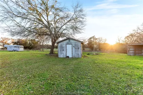 6421 Broach Rd, Bryan, TX 77808 photo 5