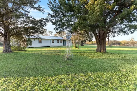 6421 Broach Rd, Bryan, TX 77808 photo 2