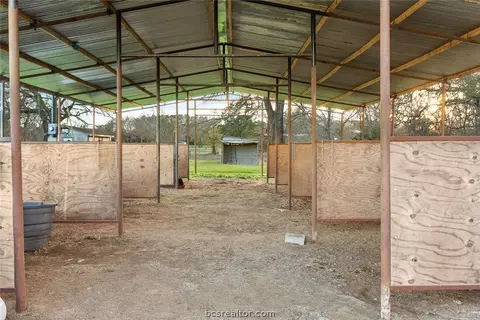 6421 Broach Rd, Bryan, TX 77808 photo 3