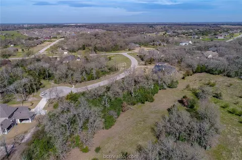 3905 Hideout Cv, Bryan, TX 77808 photo 4
