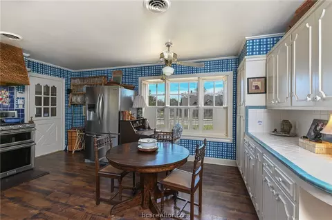 1006 Esther Blvd, Bryan, TX 77802 photo 9