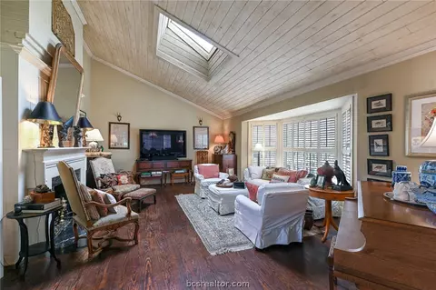 1006 Esther Blvd, Bryan, TX 77802 photo 5