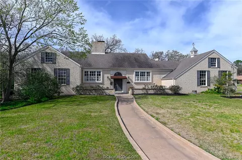 1006 Esther Blvd, Bryan, TX 77802 photo 2