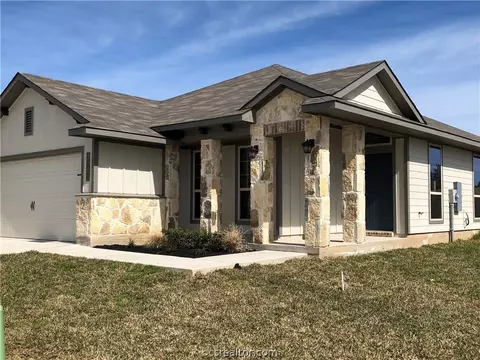 2102 Markley Dr, Bryan, TX 77807 photo 4