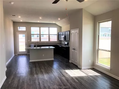 2102 Markley Dr, Bryan, TX 77807 photo 7