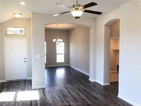 2102 Markley Dr, Bryan, TX 77807 photo 8