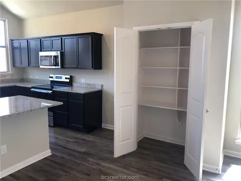 2102 Markley Dr, Bryan, TX 77807 photo 11