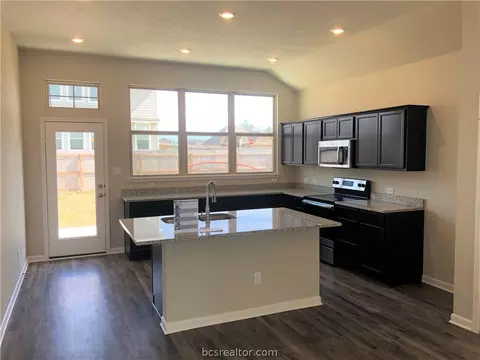 2102 Markley Dr, Bryan, TX 77807 photo 10