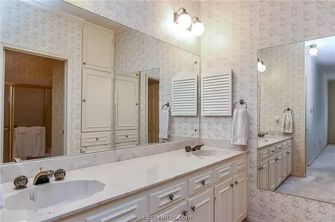 703 Walker St, Bryan, TX 77802 photo 14