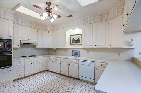 703 Walker St, Bryan, TX 77802 photo 9