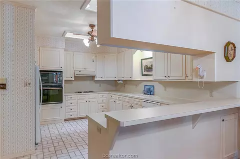 703 Walker St, Bryan, TX 77802 photo 7