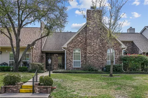 703 Walker St, Bryan, TX 77802 photo 1