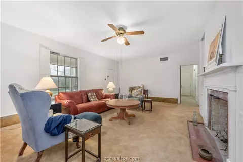 1007 W 26th St, Bryan, TX 77803 photo 4
