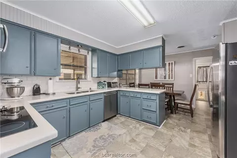 2312 Devonshire St, Bryan, TX 77802 photo 9