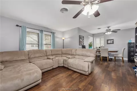 2312 Devonshire St, Bryan, TX 77802 photo 6