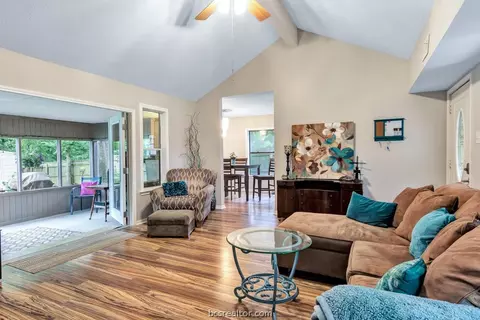3219 Red Robin Loop, Bryan, TX 77802 photo 6