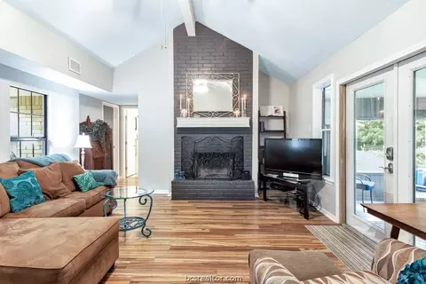 3219 Red Robin Loop, Bryan, TX 77802 photo 4