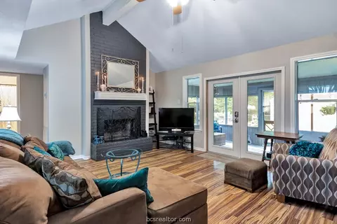 3219 Red Robin Loop, Bryan, TX 77802 photo 3