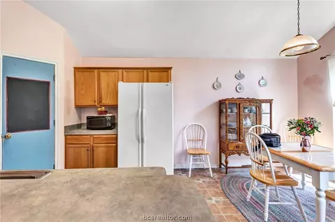 2230 Howell, Bryan, TX 77803 photo 7