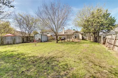 2230 Howell, Bryan, TX 77803 photo 21