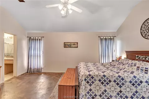 2230 Howell, Bryan, TX 77803 photo 11