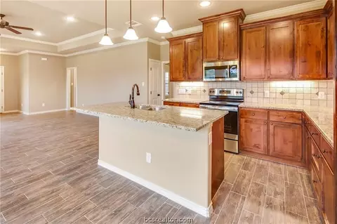 1922 Debbie Dr, Bryan, TX 77802 photo 10