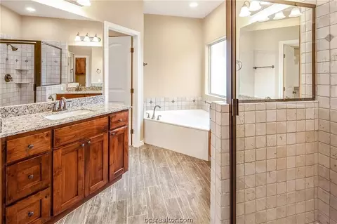 1922 Debbie Dr, Bryan, TX 77802 photo 13