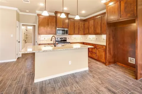 1922 Debbie Dr, Bryan, TX 77802 photo 9
