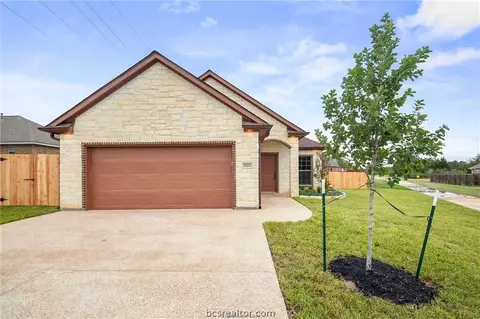 1922 Debbie Dr, Bryan, TX 77802 photo 4