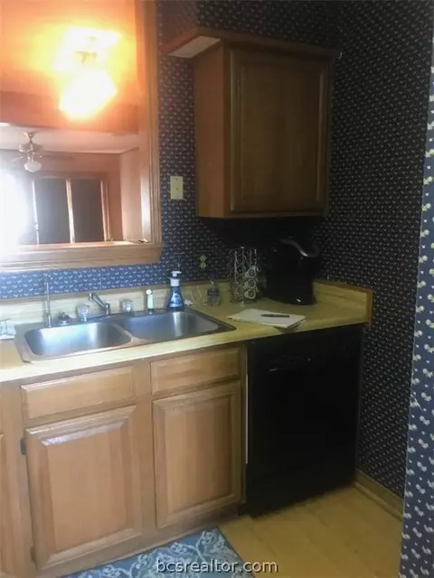 2100 Windsor Drive 35, Bryan, TX 77802 photo 6