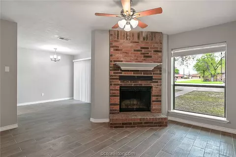 2812 Forest Bnd, Bryan, TX 77801 photo 3