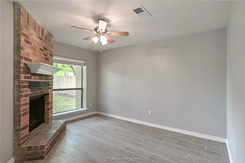 2812 Forest Bnd, Bryan, TX 77801 photo 2