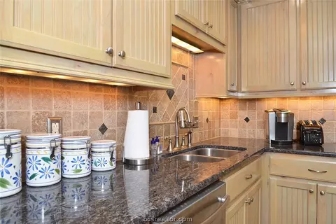913 Westview St, Bryan, TX 77802 photo 14