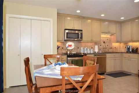 913 Westview St, Bryan, TX 77802 photo 10