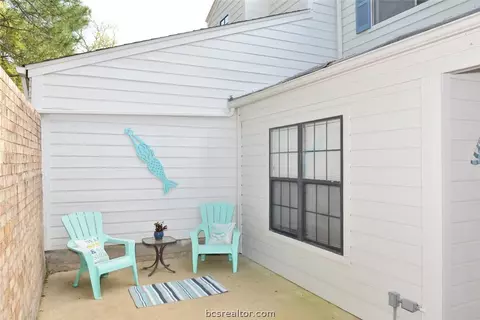 913 Westview St, Bryan, TX 77802 photo 2