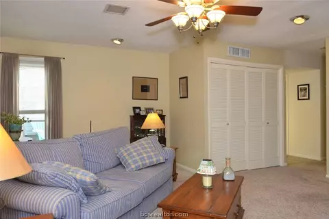 913 Westview St, Bryan, TX 77802 photo 6