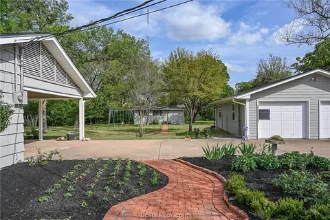 401 Brookside Dr E, Bryan, TX 77801 photo 32