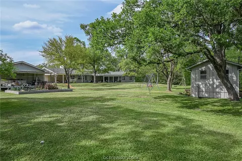 401 Brookside Dr E, Bryan, TX 77801 photo 33