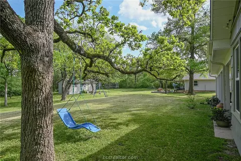 401 Brookside Dr E, Bryan, TX 77801 photo 43