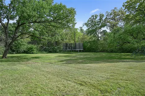 401 Brookside Dr E, Bryan, TX 77801 photo 35