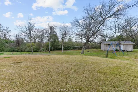 401 Brookside Dr E, Bryan, TX 77801 photo 38