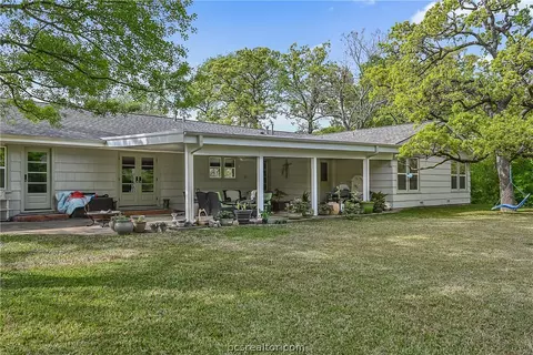 401 Brookside Dr E, Bryan, TX 77801 photo 29
