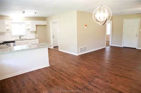 210 Ehlinger Dr, Bryan, TX 77801 photo 8