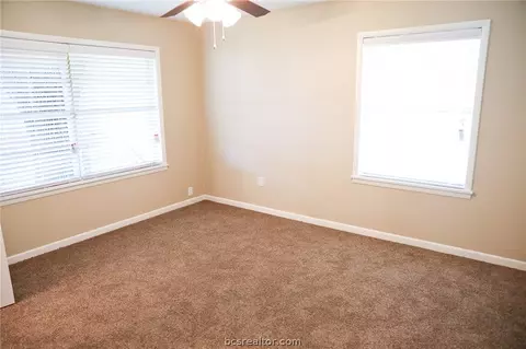 210 Ehlinger Dr, Bryan, TX 77801 photo 17