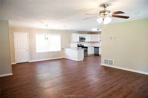 210 Ehlinger Dr, Bryan, TX 77801 photo 5