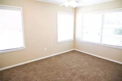 210 Ehlinger Dr, Bryan, TX 77801 photo 13