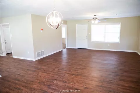 210 Ehlinger Dr, Bryan, TX 77801 photo 7