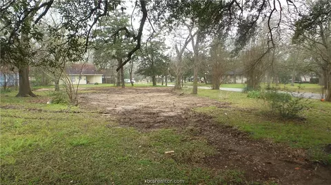 1207 Batts St, Bryan, TX 77803 photo 6