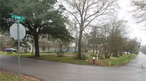1207 Batts St, Bryan, TX 77803 photo 8