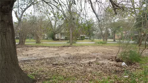 1207 Batts St, Bryan, TX 77803 photo 2